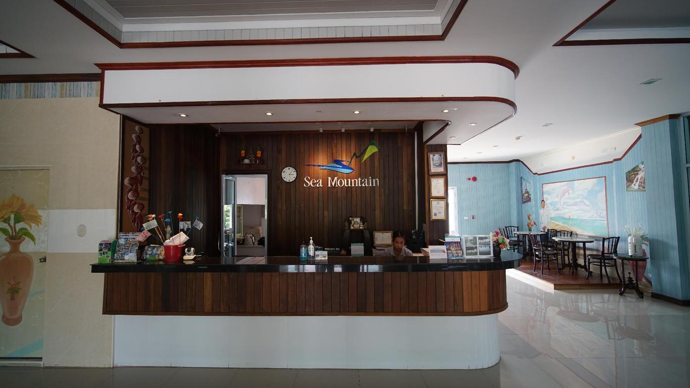Sea Mountain Khanom Hotel